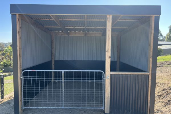 Horse shelter built by End to End Carpentry Yarra Valley