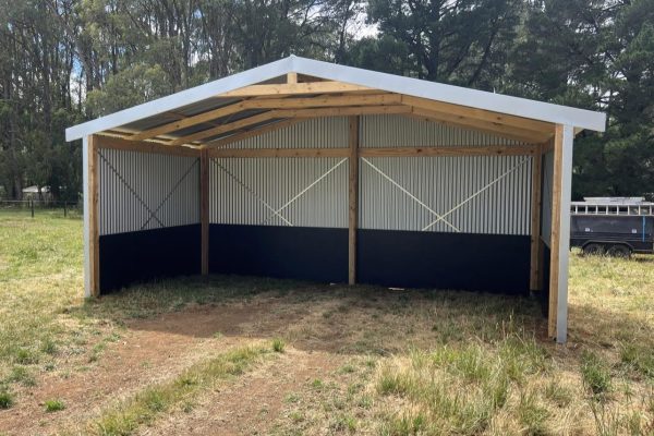 Horse shelter and equine structure built by End to End Carpentry