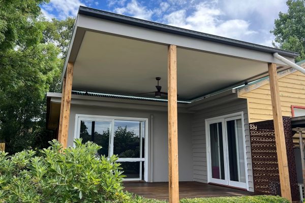 Custom timber pergola built by End to End Carpentry Yarra Valley
