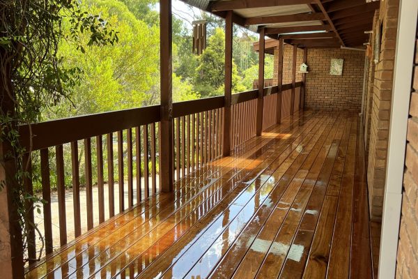 Custom timber deck and pergola built by End to End Carpentry Yarra Valley